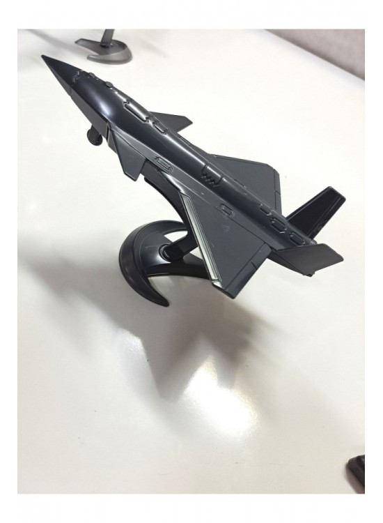 Öz Bayraktar Model Uçak Kızıl Elma BP-056 (1 Adet)